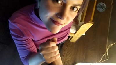 หนังโป๊ในบ้านของรัสเซียทั่วไปที่มีโครงเรื่องใหญ่และอึกอักลึก